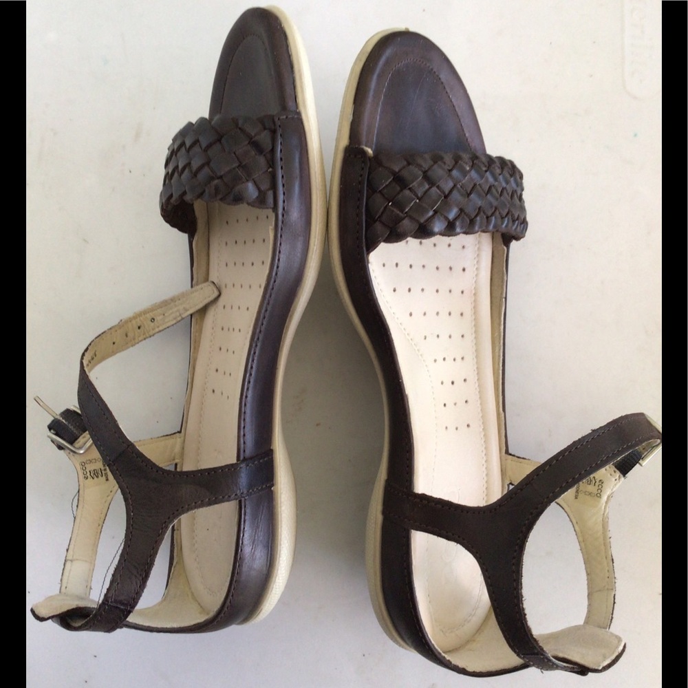 Ecco Women’s Flash T- Strap Dark Brown Sandals